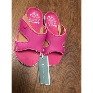 Revitalign womans slides size 7 Pink - NWT